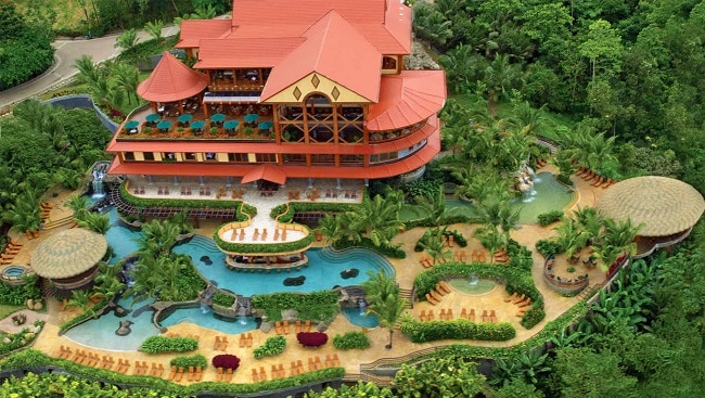 מלון The Springs Resort בארנל