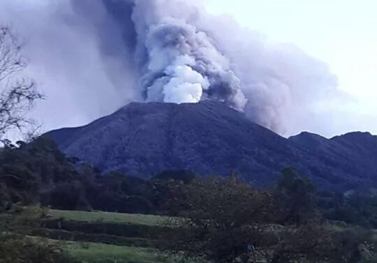 ההתפרצות של הר הגעש טוריאלבה בשנת 2014